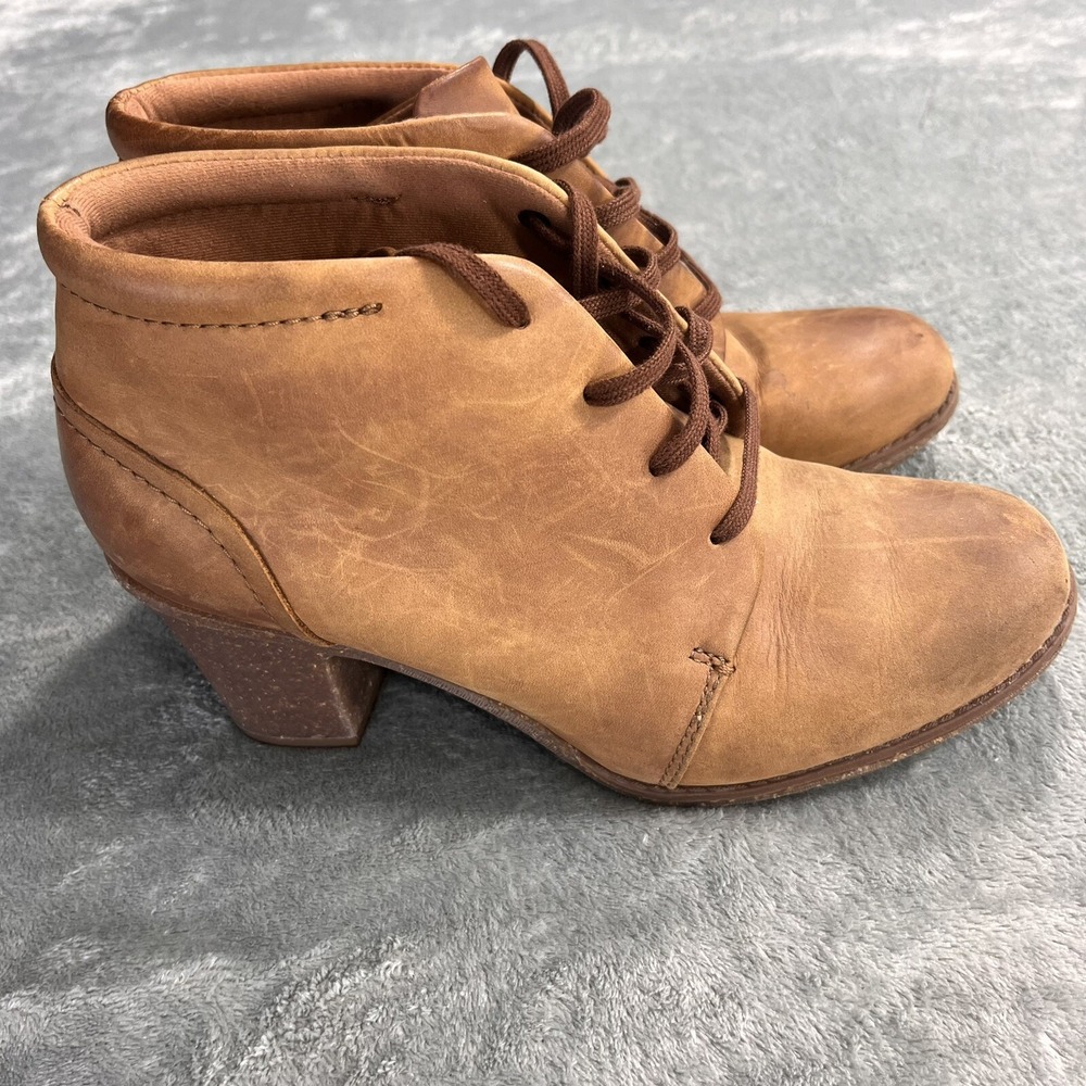 Clarks Sashlin Sue Brown Leather Lace Up Ankle Bootie Block Heel Womens 9